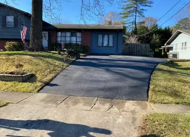 Driveway paving work in Mayo, MD Driveway paving work in Mayo, MD