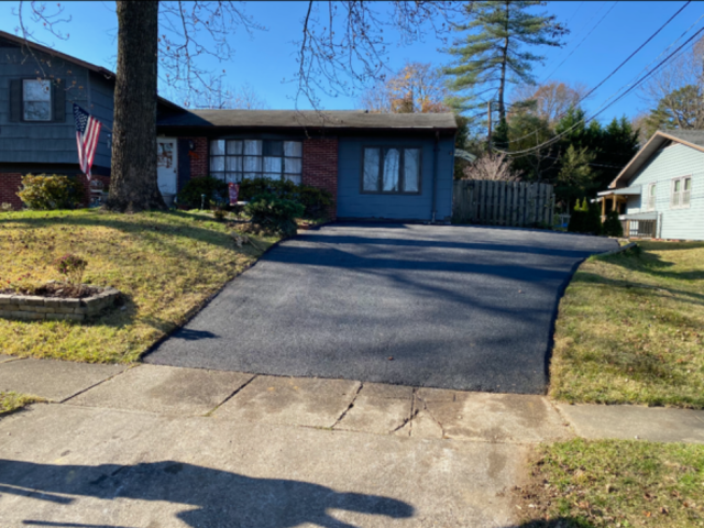 Top 7 Signs Your Asphalt Driveway Needs Repair (And What to Do Next)