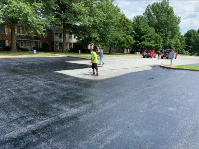 How Long Does an Asphalt Driveway Last in Deale, Maryland?