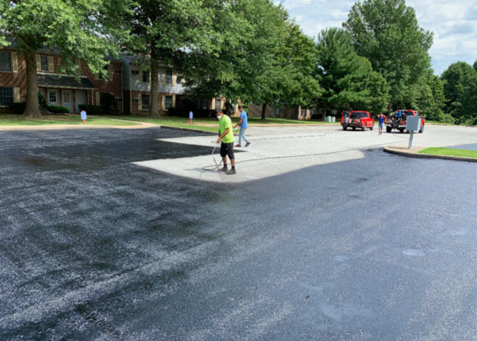 How Long Does an Asphalt Driveway Last in Deale, Maryland?